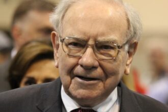 Here’s how I’d invest £800 the Warren Buffett way!