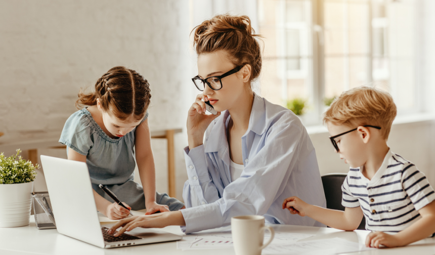 22 Realistic Side Hustle Ideas For Stay-at-Home Moms