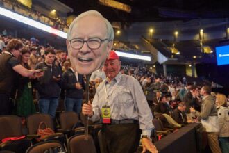 Who Are The Top Executives At Berkshire Hathaway?