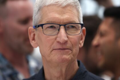 Apple Manager Accuses Company of Spying on Employees: Lawsuit