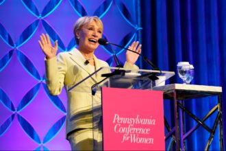 Barbara Corcoran: Entrepreneurs Must 'Embrace Change'