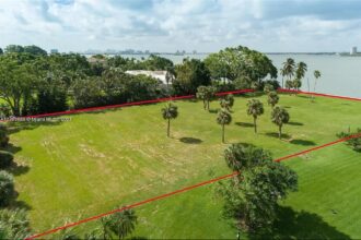 Jeff Bezos' Miami Neighbors Are Selling Their Land for $200M